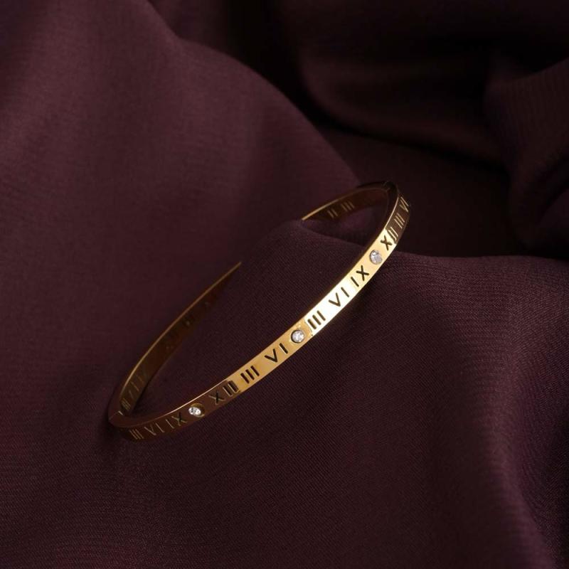 Golden Roman Numerals Bracelet Bracelets